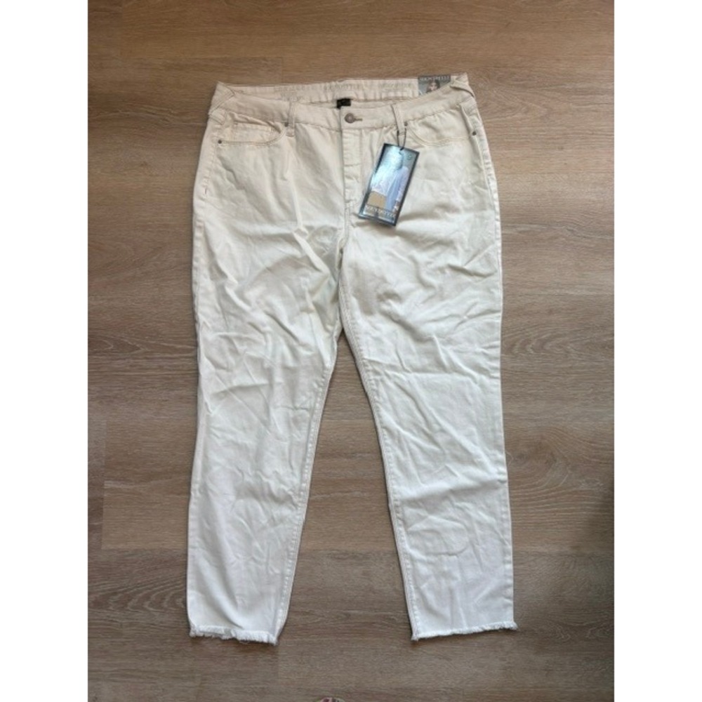 Soundstyle NY LA Cream Raw Hem High Rise Denim‎ Jeans Womens Size 16/33 NWT